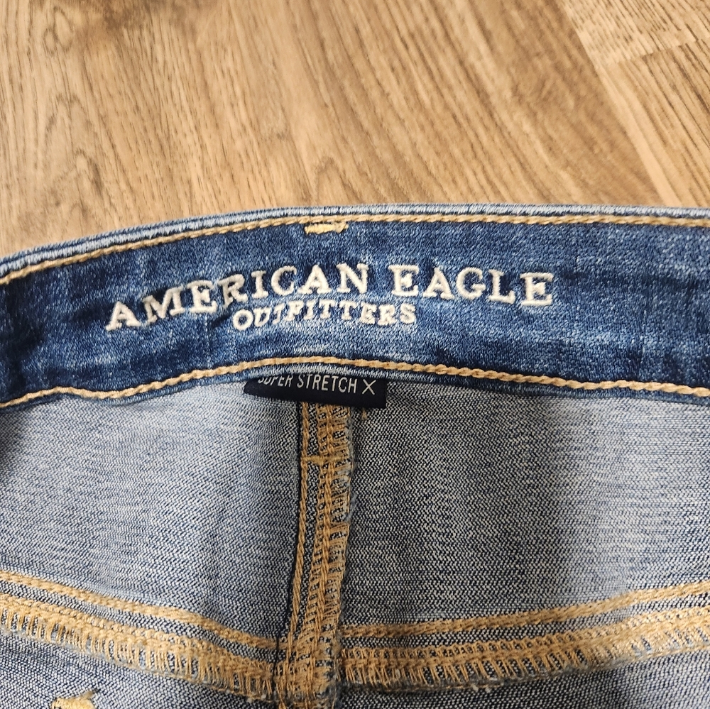 American Eagle Outfitters Blue Distressed Jeans - Picture 6 of 9
